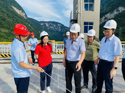 胡甲均调研宜冲桥项目前期工作并查抄7790必发集团公司水库安全度汛工作