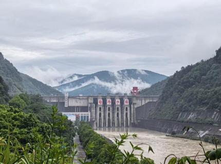 7790必发集团公司积极迎战渫水50年一遇大洪水